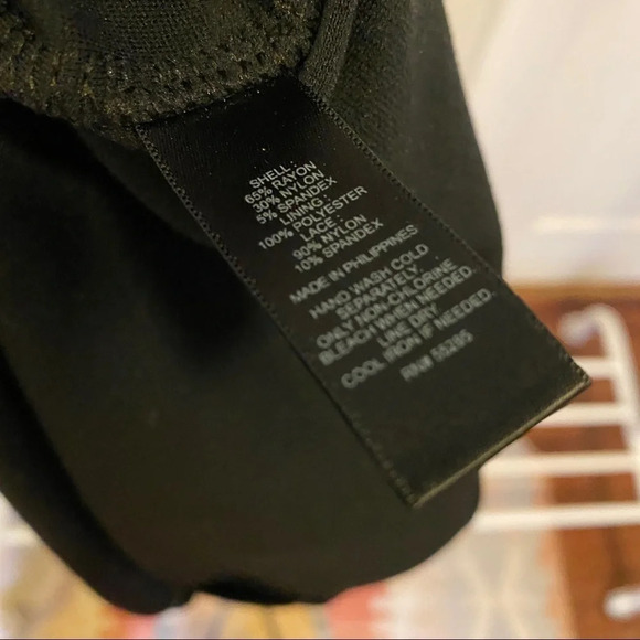 Express Back Lace Bodycon Dress - Picture 3 of 8